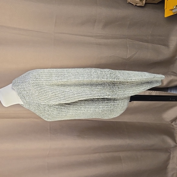 Denver Hayes green & cream thick cozy knit long sleeve sweater, size medium, NWT - Picture 6 of 9